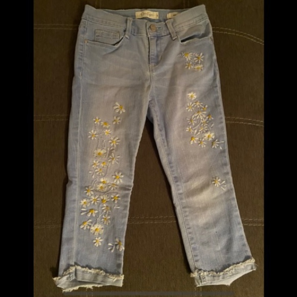 Jeans With Daisy Design